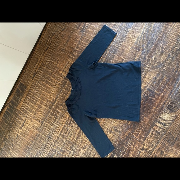 Women’s Black Top - Picture 3 of 7